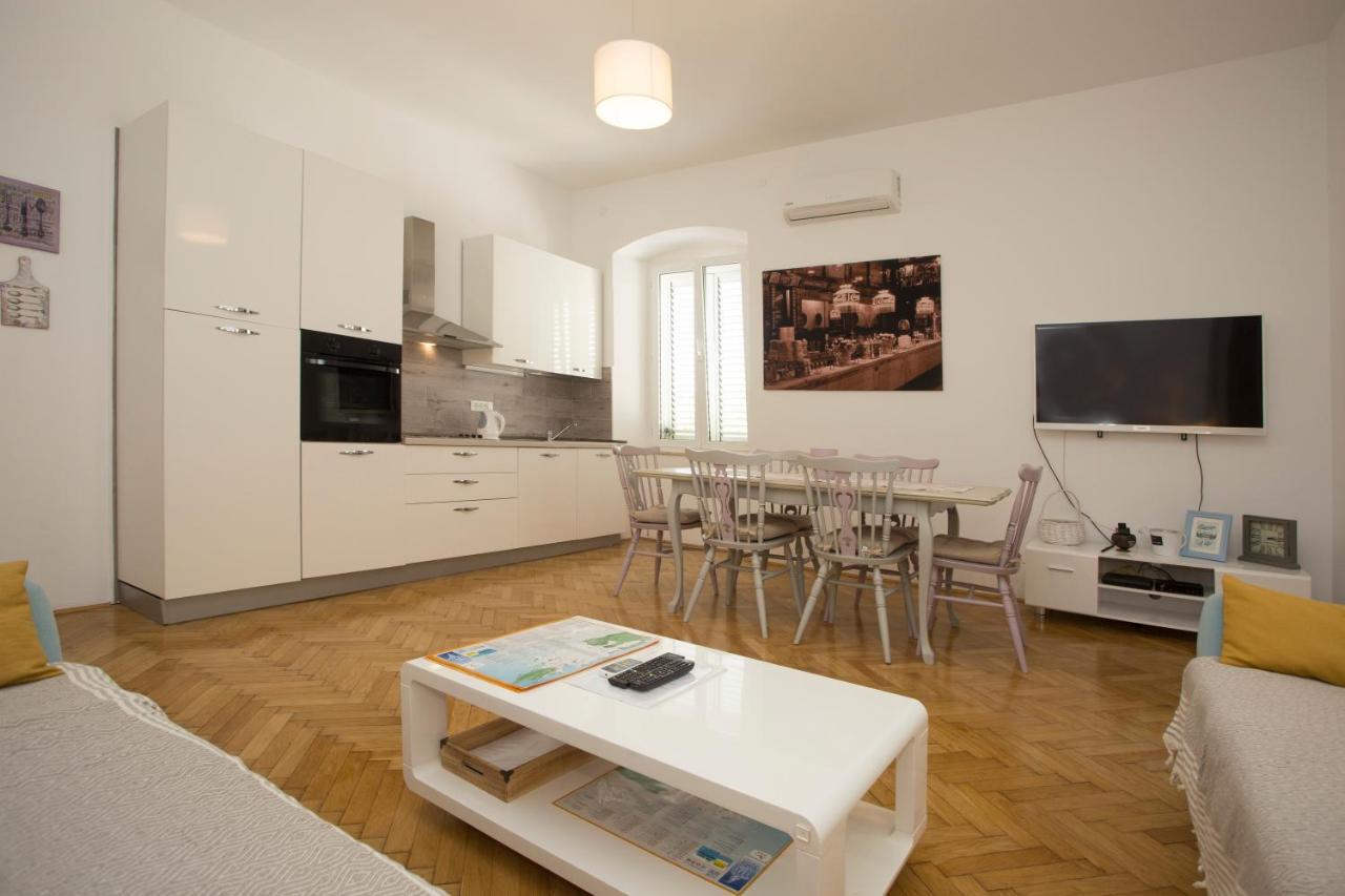 Town Place Apartment Split Eksteriør billede