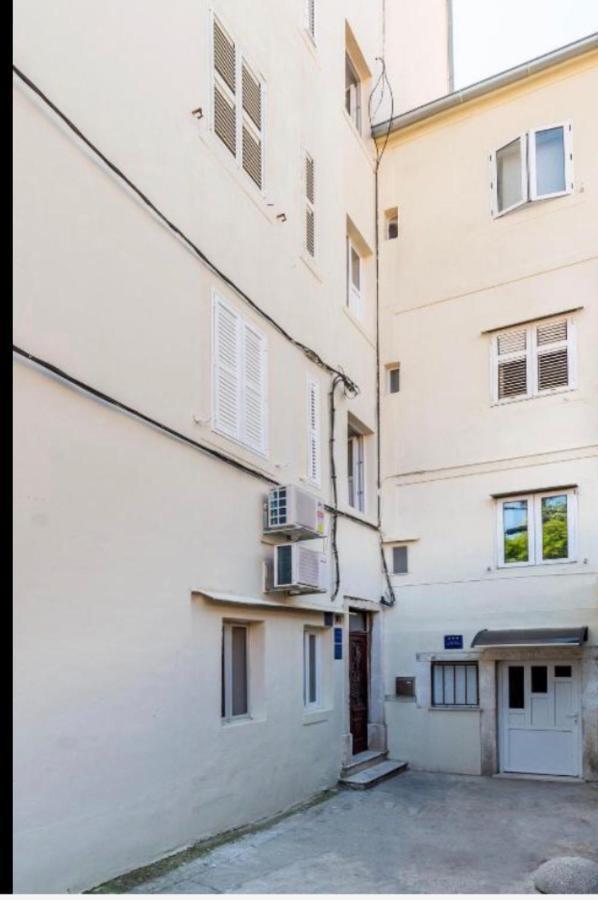 Town Place Apartment Split Eksteriør billede